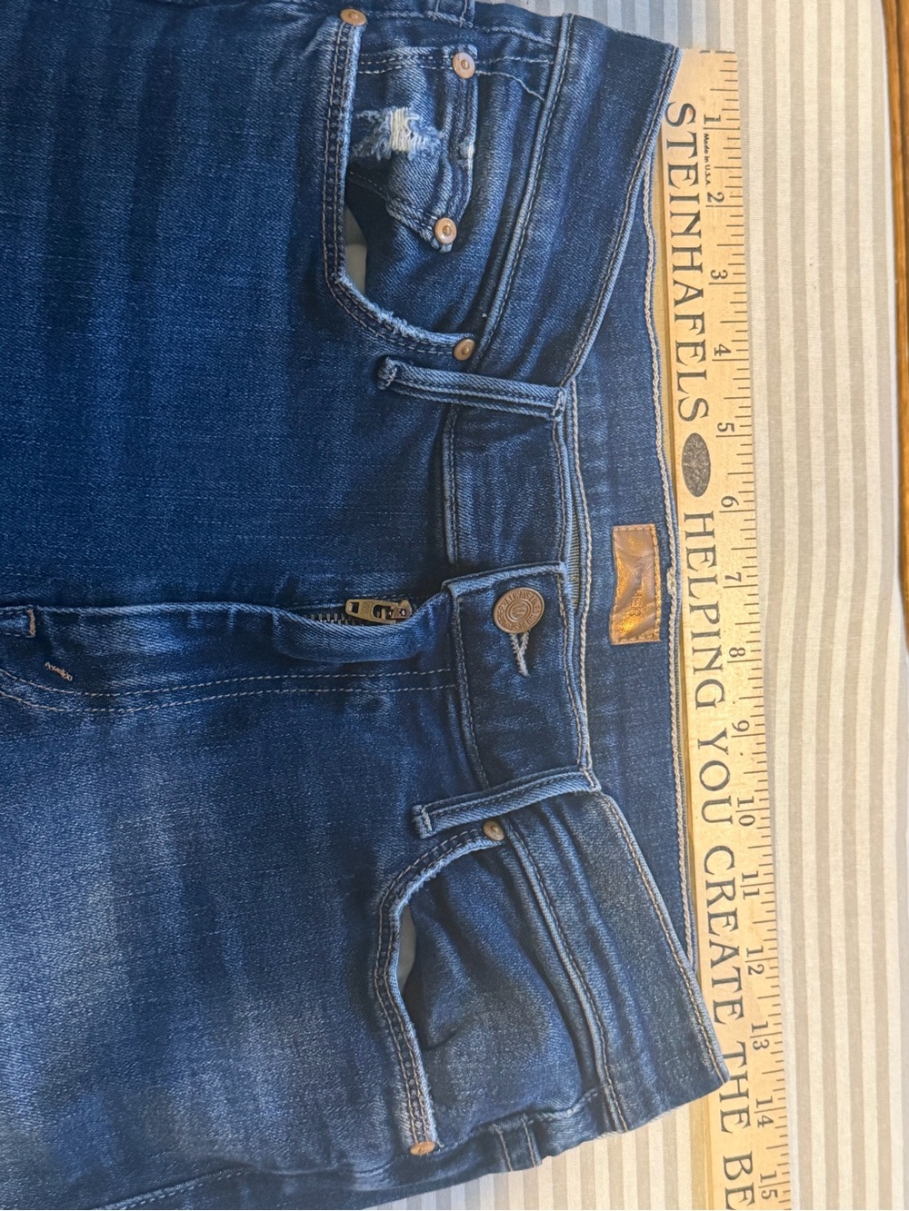 MOTHER Weekender Fray Size 28 - Picture 5 of 6